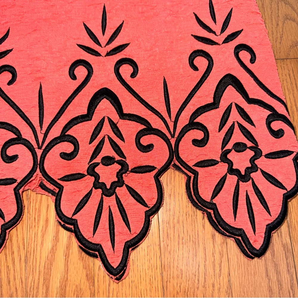 Embroidered Cut Out & Lined Mini Skirt - Picture 4 of 17